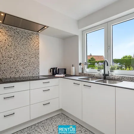 Anno 2021 - Renovated Coastal 150m From The