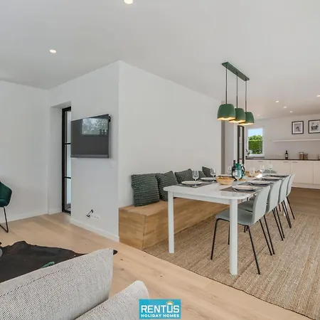 Anno 2021 - Renovated Coastal 150m From The 코크시데