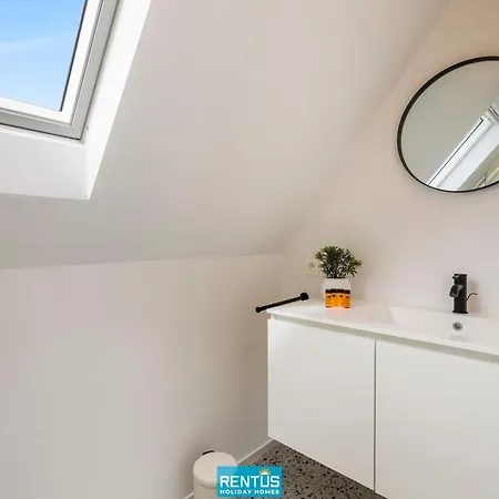Villa Anno 2021 - Renovated Coastal 150m From The *