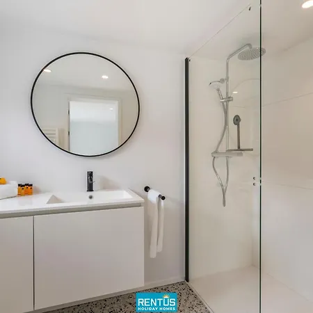 Anno 2021 - Renovated Coastal 150m From The