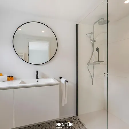 Anno 2021 - Renovated Coastal 150m From The